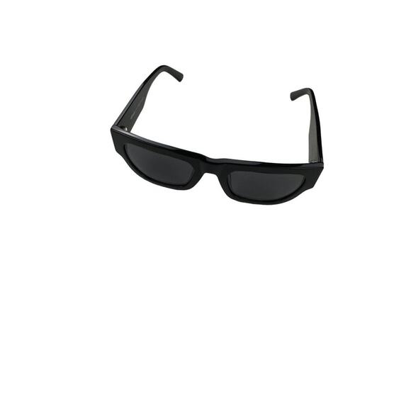 Vehla - Finn Sunglasses in Black - Picture 4 of 4